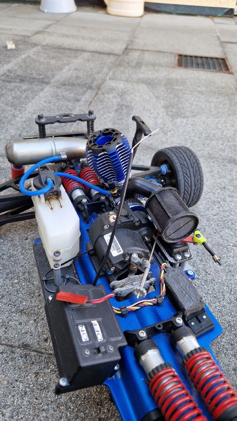 Traxxas Modellismo RC: Traxxas Revo 3.3  – Usato da Strengelbach venduto da 90Andi 5