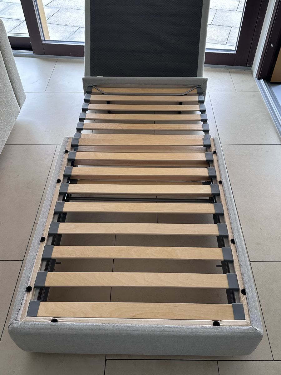 Letti: Guest bed folding grey fabric, good condition – Nuovo (secondo la descrizione) da Binningen venduto da can_s2yh 2