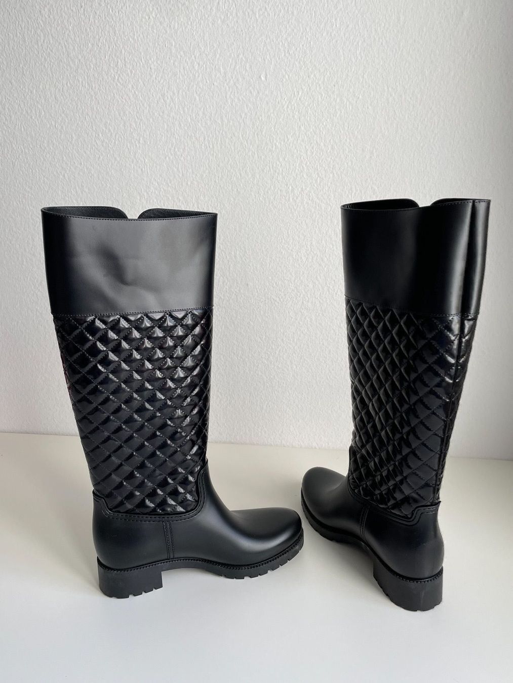 Salvatore Ferragamo Scarpe da donna: Salcatore Ferragamo Gummistiefel – Nuovo (secondo la descrizione) da Winterthur venduto da 19.19 8