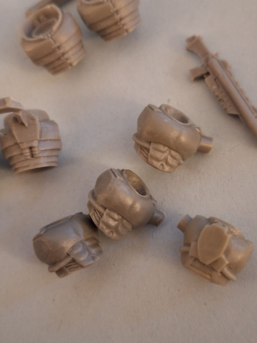 Warhammer 40k Bits: Assorted chest (Gebraucht) in Münchwilen AG für CHF ...