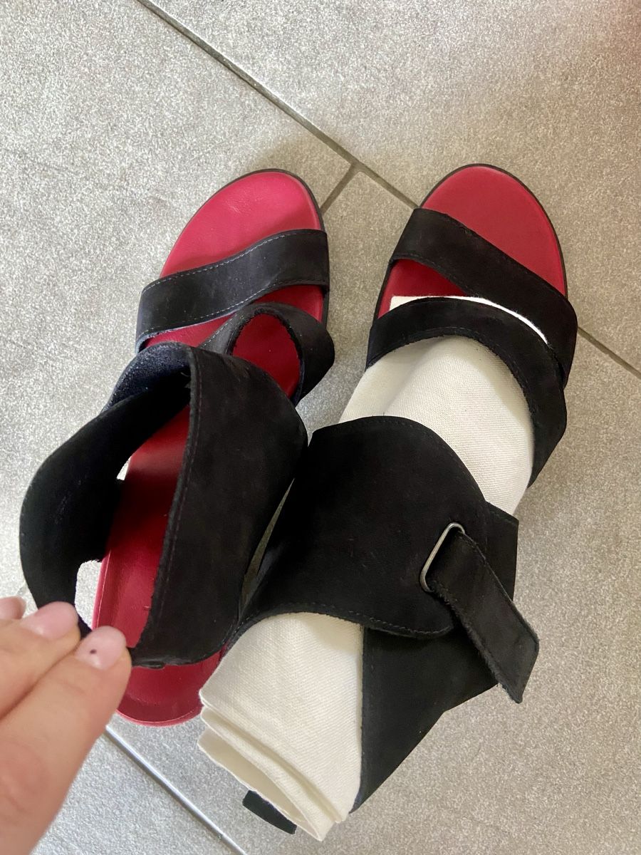 Arche Scarpe da donna: Arche Paris Black Suede Heeled Sandals - Gr. 39 - EUC – Usato da Arni AG venduto da LunaMeadow 2