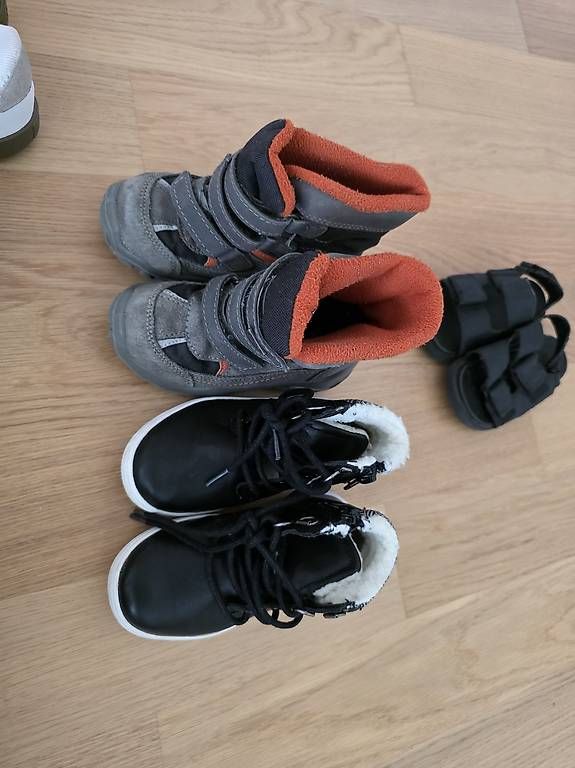 Schuhe für Jungen: Schuhe 28-22 grösse – Gebraucht aus Stäfa von and_9gqh 2