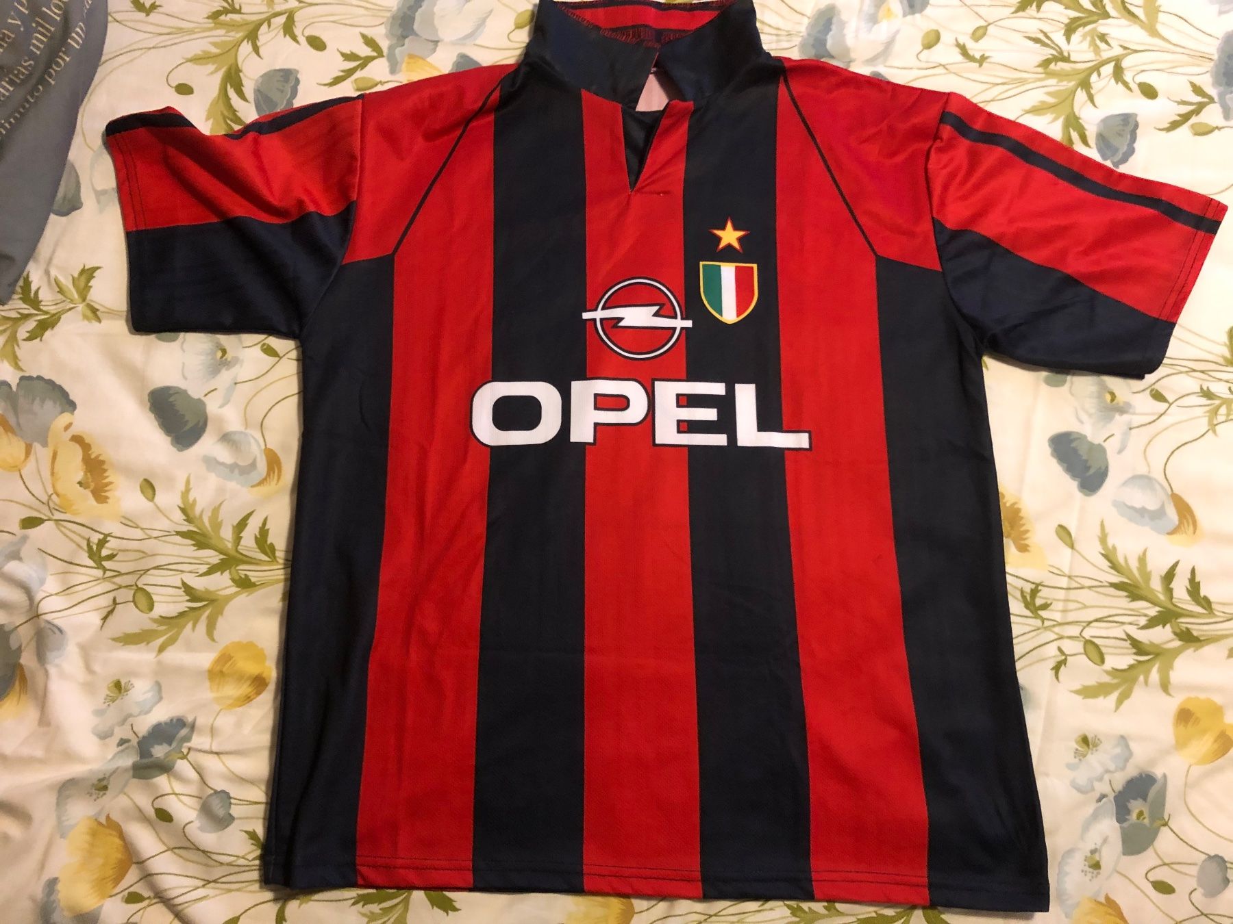Canottiere & Pantaloni: Milan n20 maillot – Usato da Le Grand-Saconnex venduto da focamix