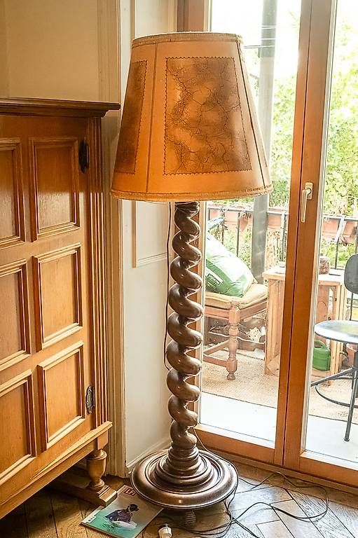 Lampen: Stehlampe, Barock-Stil, gedrechselte Spindelsäule – Gebraucht aus Basel von orbitorion