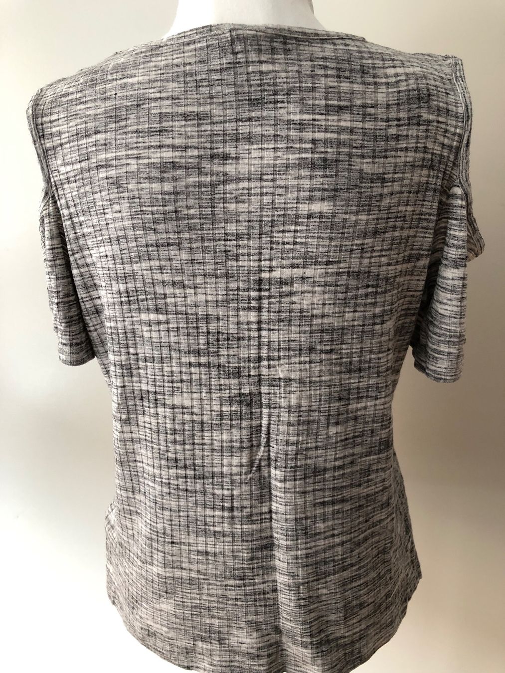 H&M T-Shirts: Shirt H&M grau meliert Gr. L – Gebraucht aus Wallisellen von watcher01 1