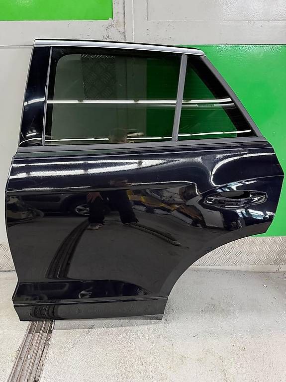 VW Tutti pezzi di ricambio auto: Türe hinten Links T-Roc – Usato da Büren an der Aare venduto da WL.CarrosserieAG