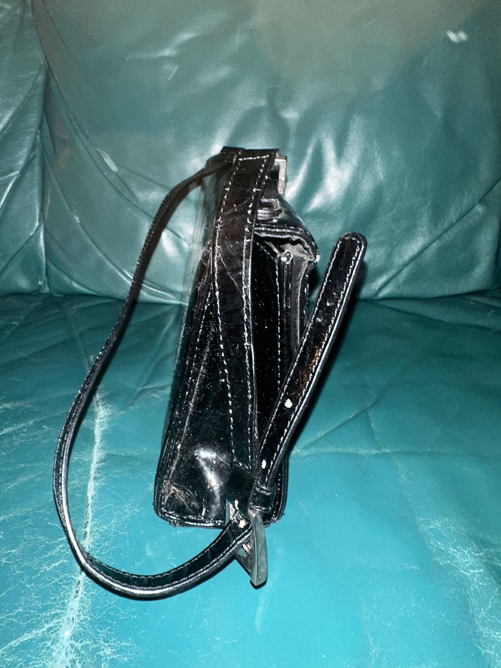 Borse da donna: Elegante schwarze Lack Handtasche – Usato da Basel venduto da AglajaM 2