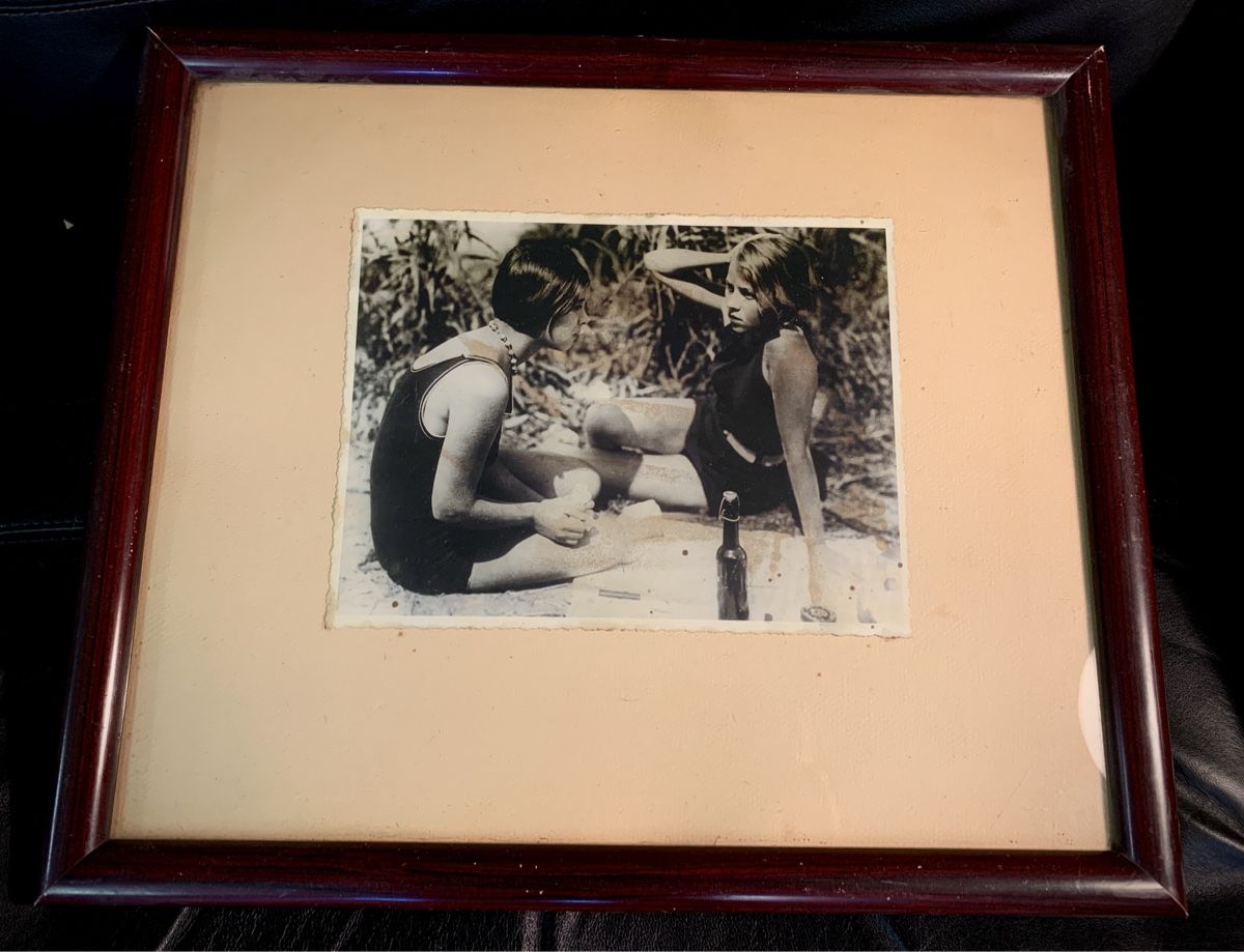 Foto & Immagini: Zwei deutsche Mädchen beim Picknick -  Bauhaus? – Usato da Steinmaur venduto da Flashy01 5