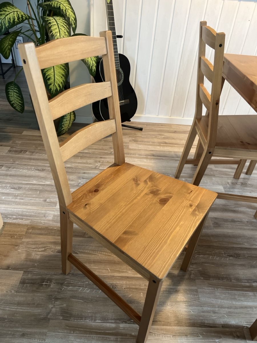Ikea Set di tavolo e panche: Holztisch mit 4 Holzstühlen – Usato da Zuzwil BE venduto da Levala_7 3