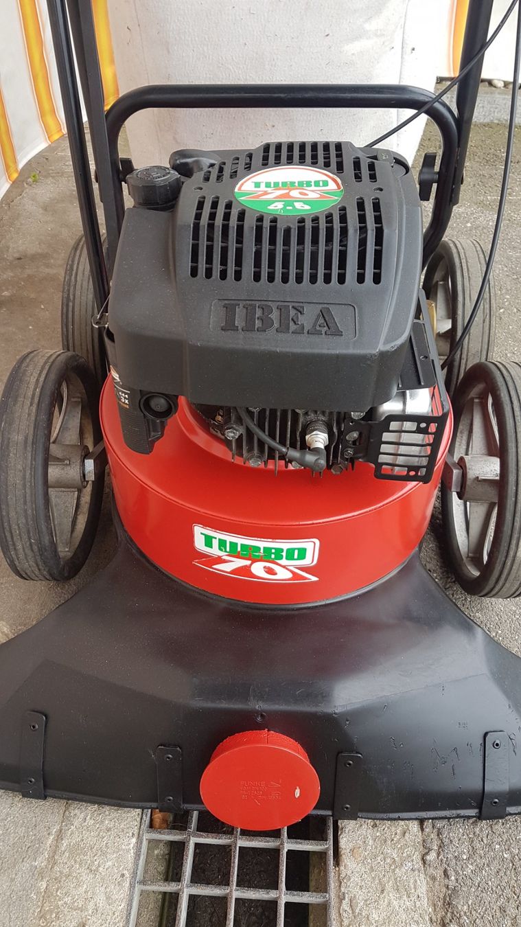 Tutte le macchine: IBEA-Laubsauger – Usato da Hünenberg venduto da PeterB0102 2