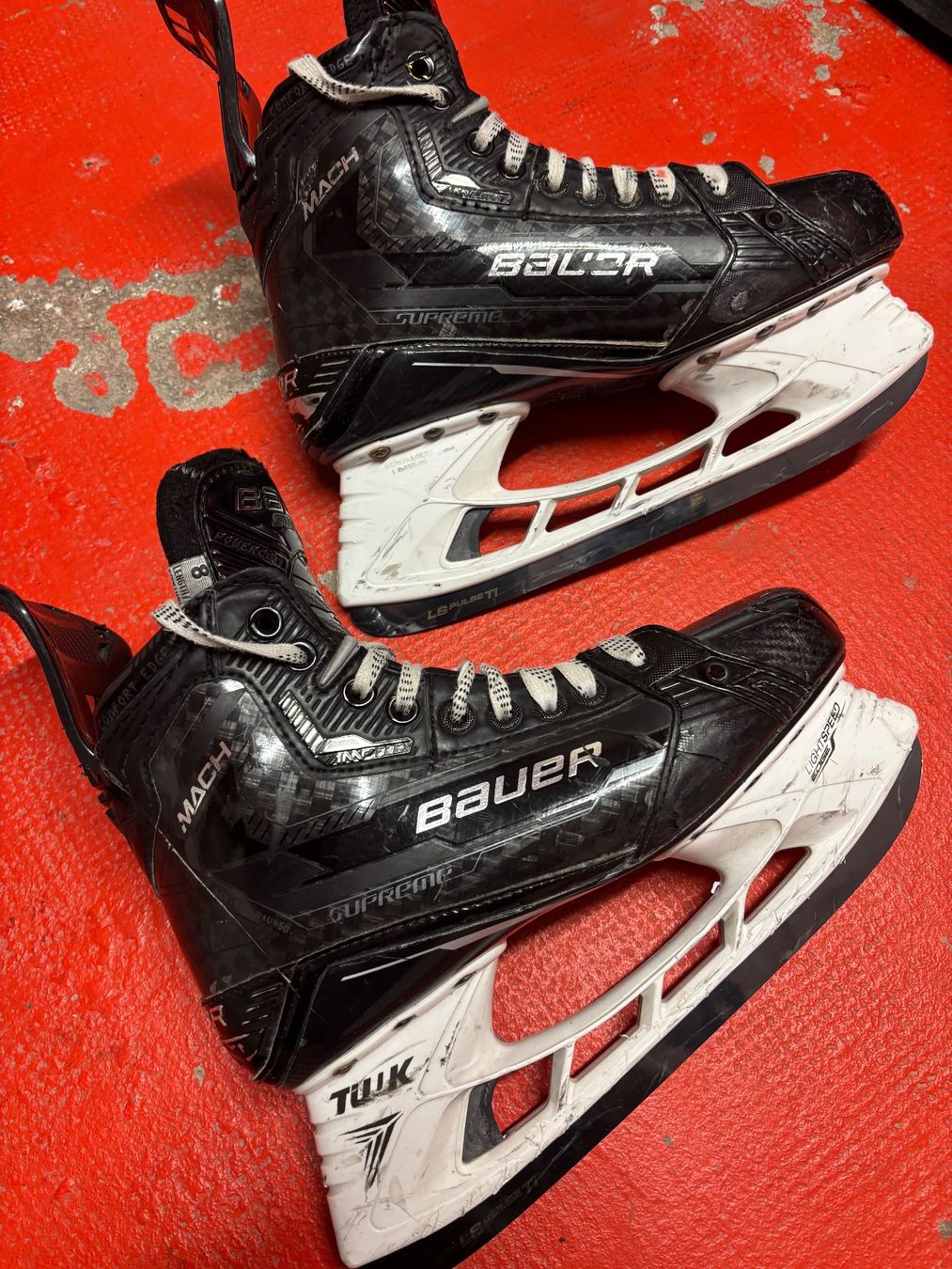 Bauer Pattini da ghiaccio: Patin Bauer Suprême Mach taille 8 Fit 2 – Usato da Lausanne venduto da mar_nmg8