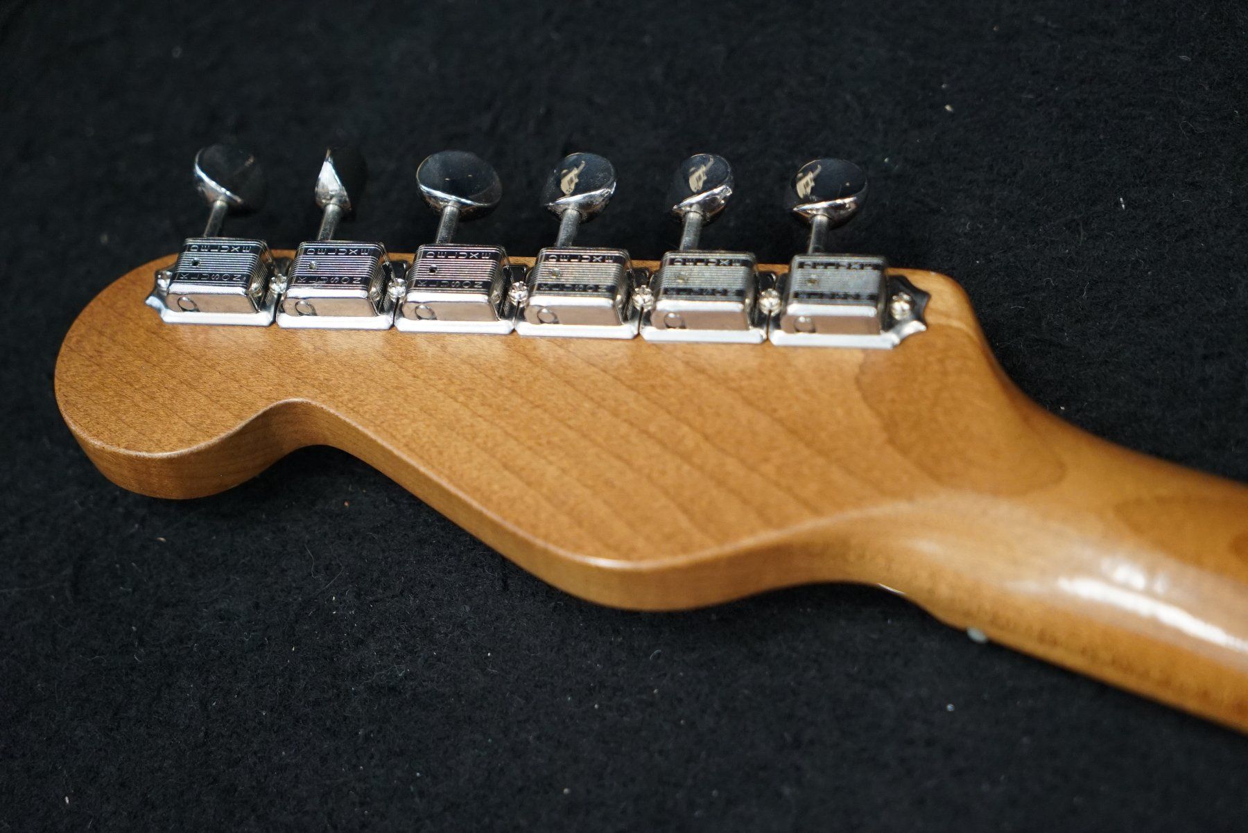 Strumenti musicali: Paoletti Stratosphere Loft SSS, Heavy Deep Blue over Sunburs – Usato da Ortschwaben venduto da Musictrade 5