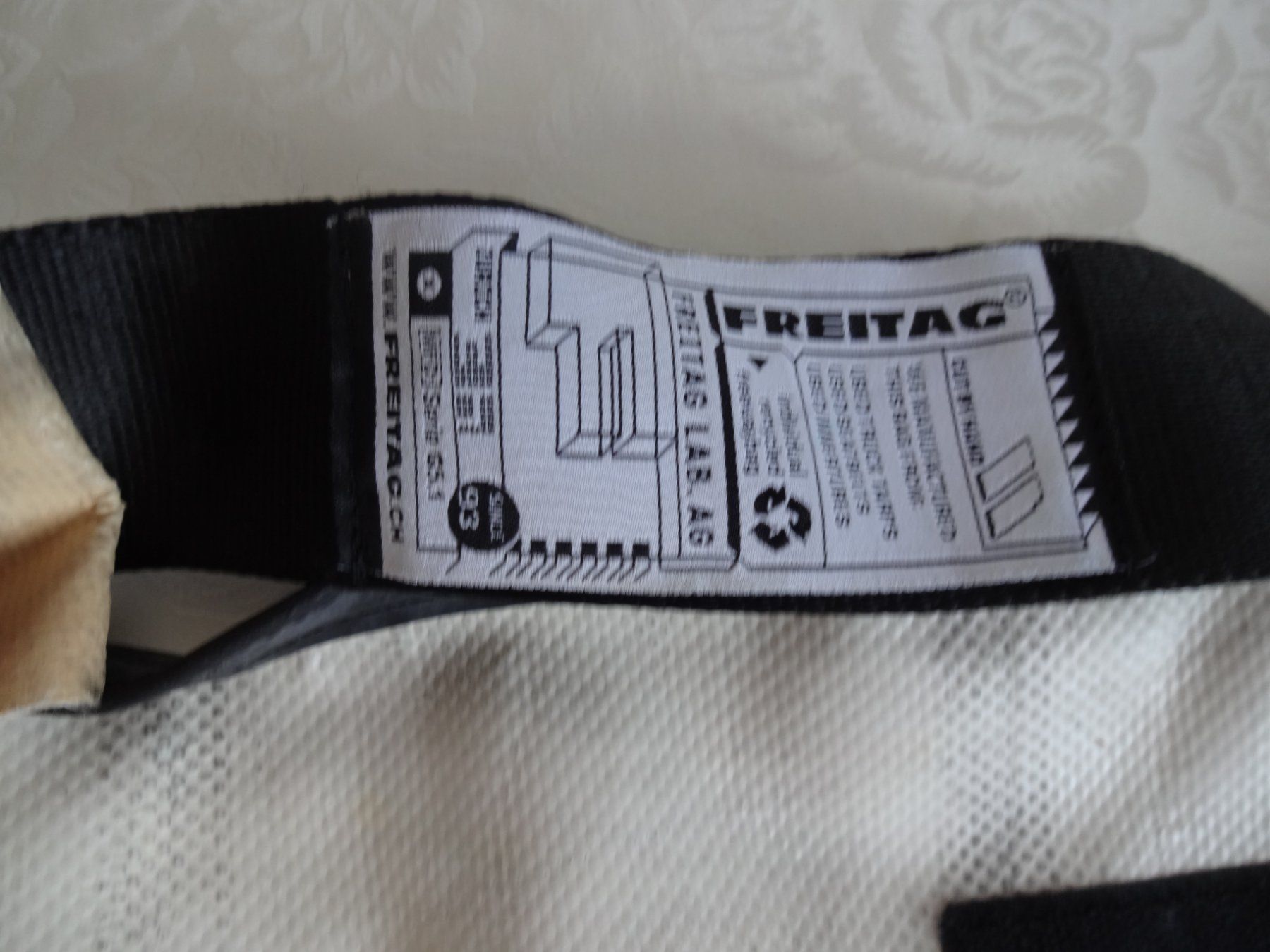 Freitag Autres vêtements & accessoires: """ FREITAG """ Umhängetasche – D'occasion à Frauenfeld par Riaa 5