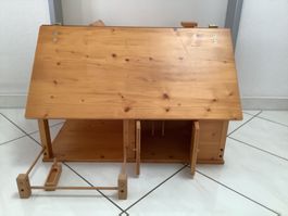 Holz Stall, robust und liebevoll gebaut