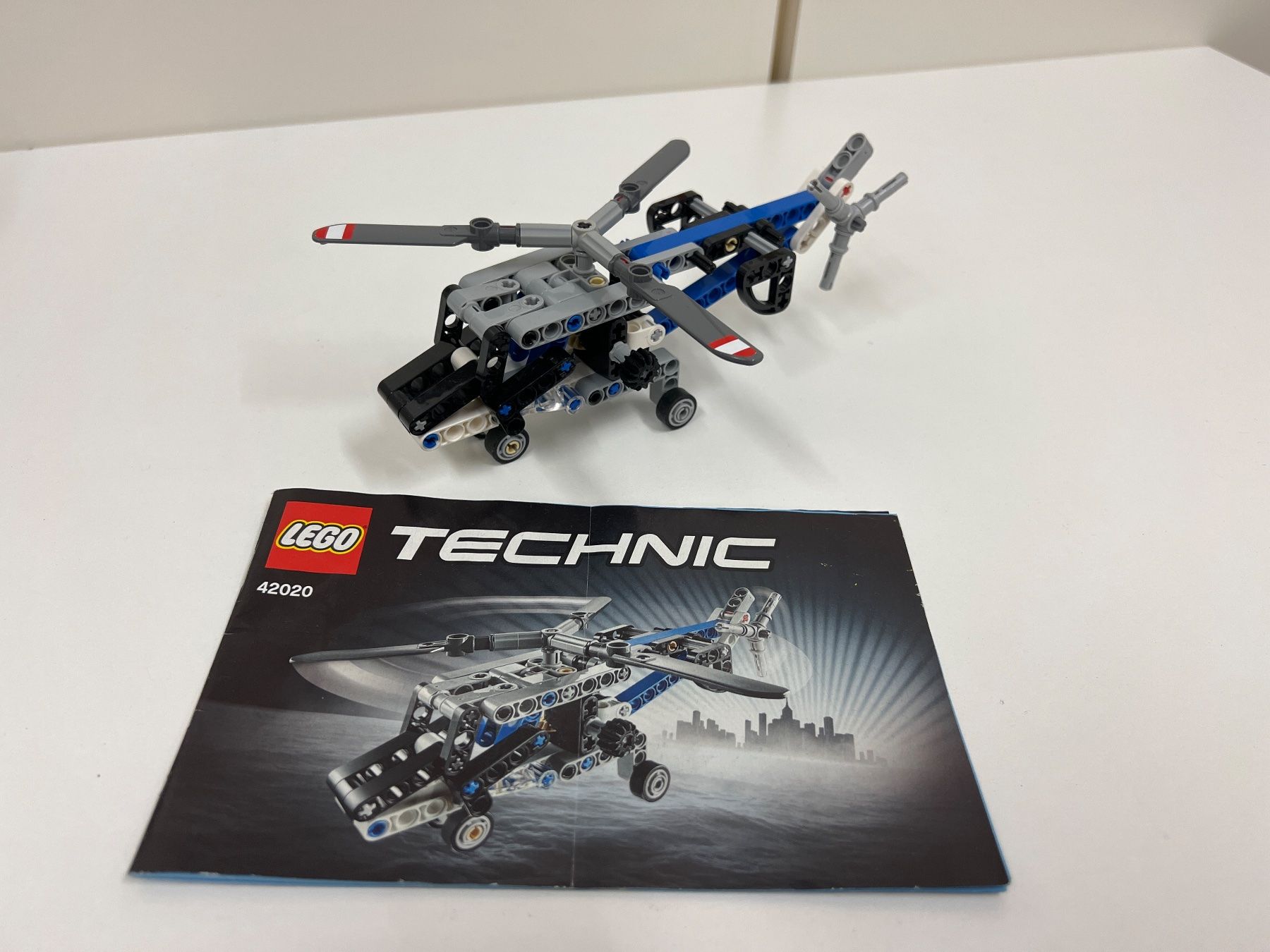 Lego Kit di costruzioni: LEGO Technic Helikopter 42020 – Usato da Bottmingen venduto da Botbas 1