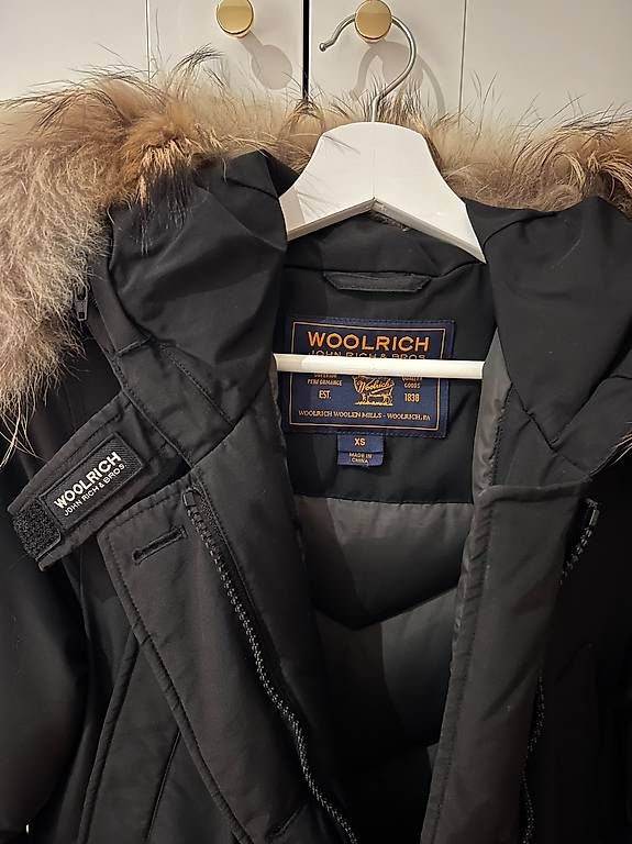 Giacche: Woolrich Arctic Parka / Damen Daunenjacke – Usato da Embrach venduto da Sofiiaa 1