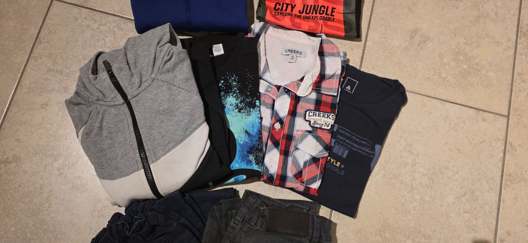 Nike Kleiderpakete & -sets: lot habits garçon 10-12 ans – Gebraucht aus Ste-Croix von kar_9x7w 2