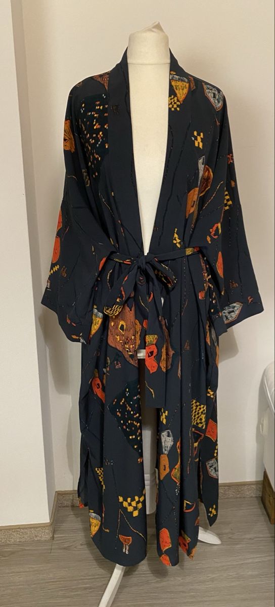 Arte internazionale: Kimono Weekday bedruckt Grösse S 100% Polyester – Usato da Gossau SG venduto da MRS13 1