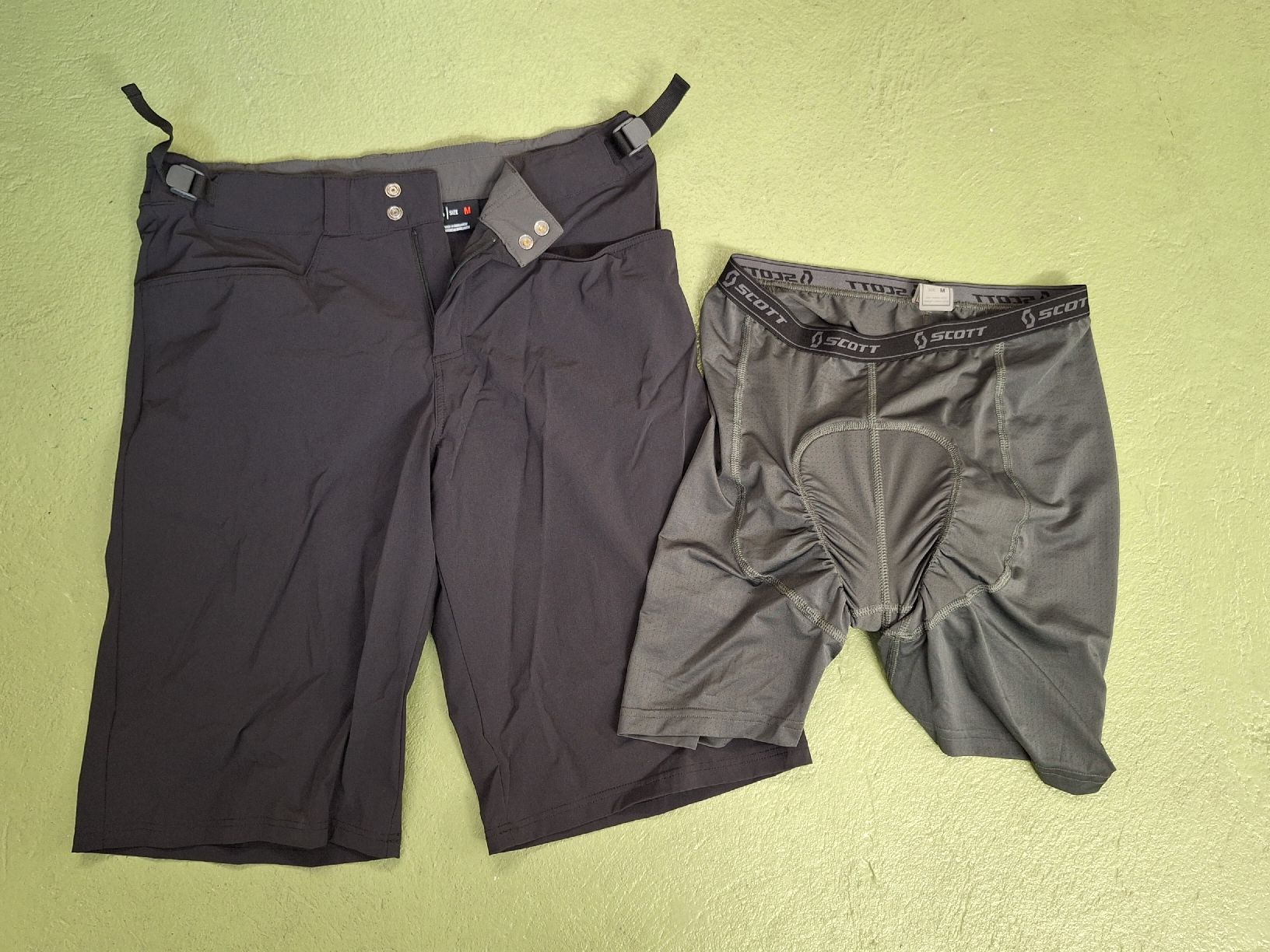 Scott Pantaloni: Scott Bikehose Gr.M – Nuovo (secondo la descrizione) da Niederglatt ZH venduto da Bobsli
