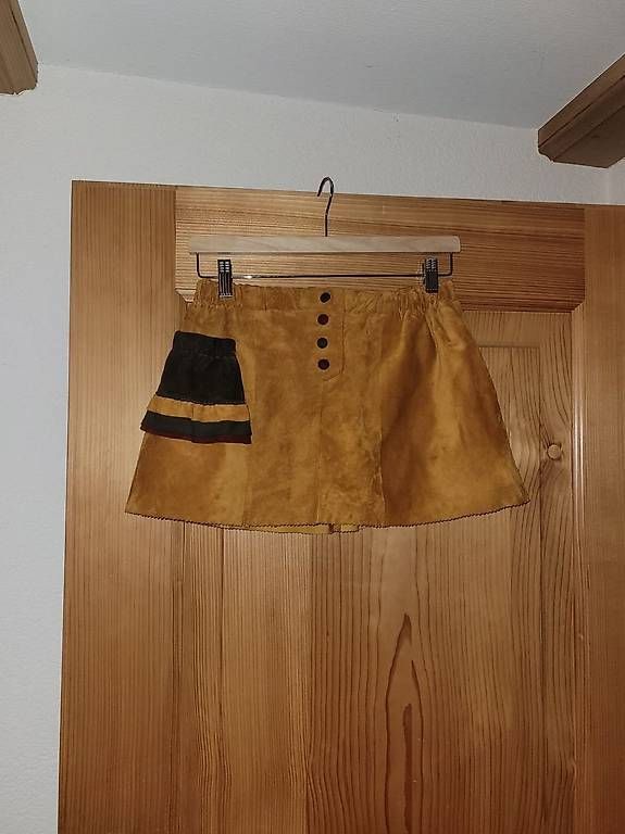 Röcke: Mini Rock Wildleder Look – Gebraucht aus Kallnach von _blub_