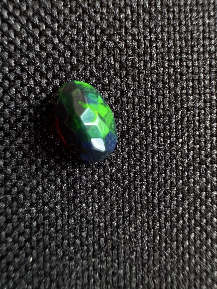 Pietre preziose: Black Opal 1.4 ct – Nuovo e nell'imballaggio originale da Wängi venduto da Horus90