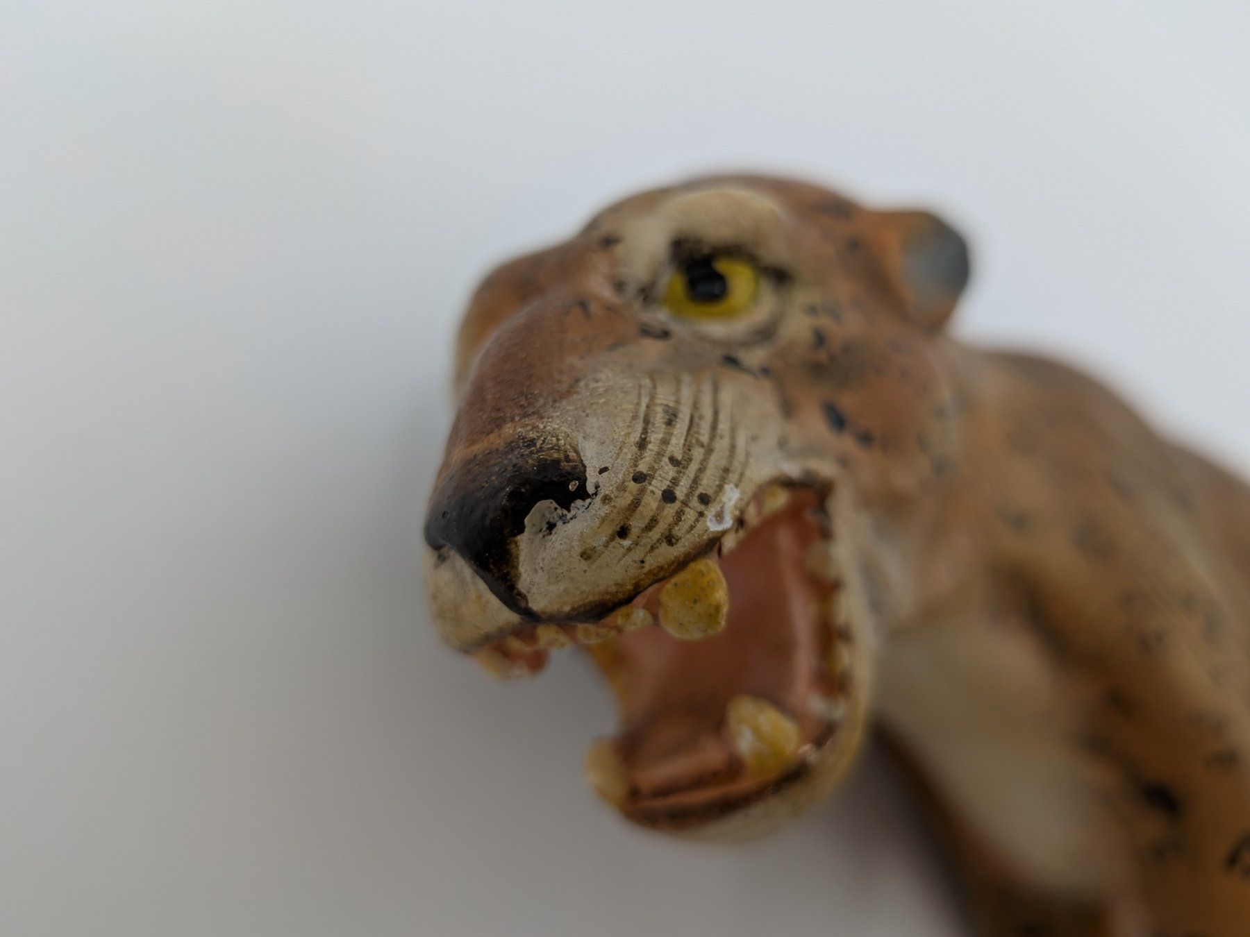 Statuette: Antike Figur, Raubkatze, Leopard, Jaguar – Usato da Emmen venduto da magelan 2