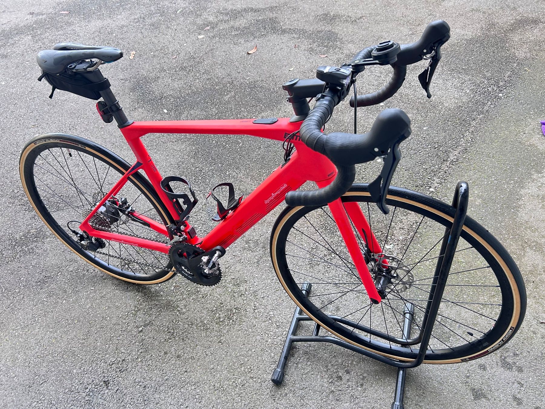 BMC Velos: Vélo de course électrique BMC Roadmachine AMP Three – Gebraucht aus Payerne von mar_yc2k