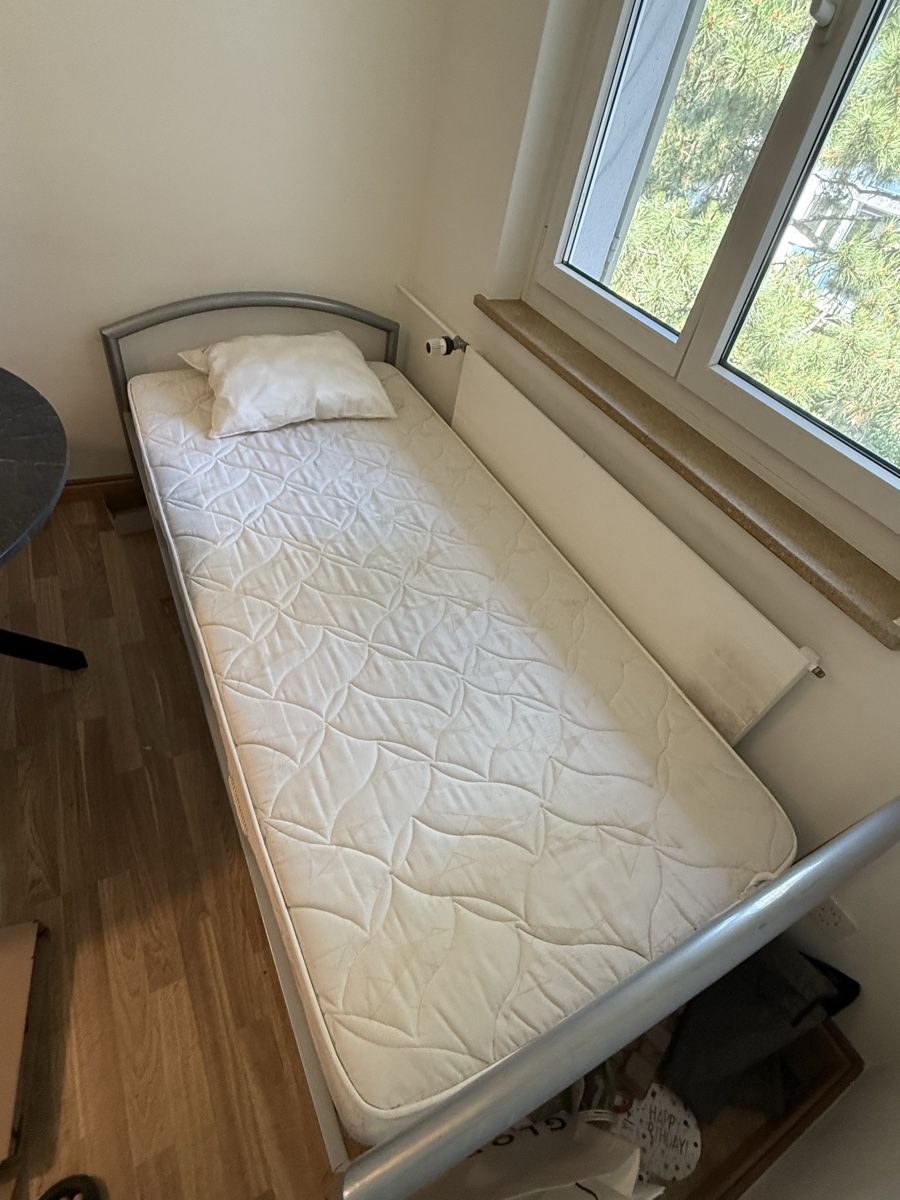 Letti: Single Bed Frame & Mattress – Usato da Zürich venduto da RaphaelChoy 1