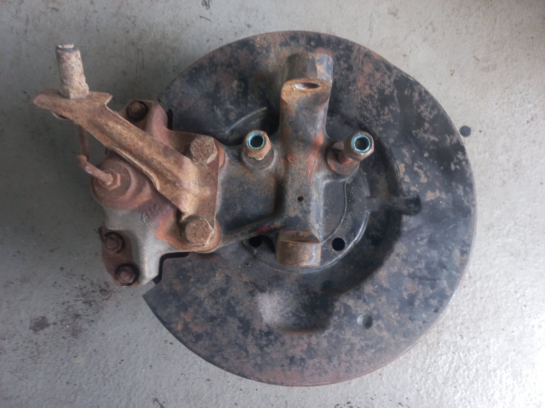 Volkswagen Tutti pezzi di ricambio auto: Oldtimer Achsschenkel Radnaben Bremszangen L+R VW  Käfer ?? – Usato da Dulliken venduto da mopar030 6