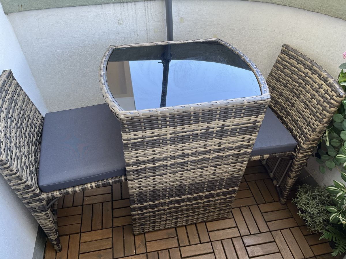Set de table et chaises: Table et 2 chaises de balcon – Neuf (Voir description) à Genève par fpa_mmf2 1