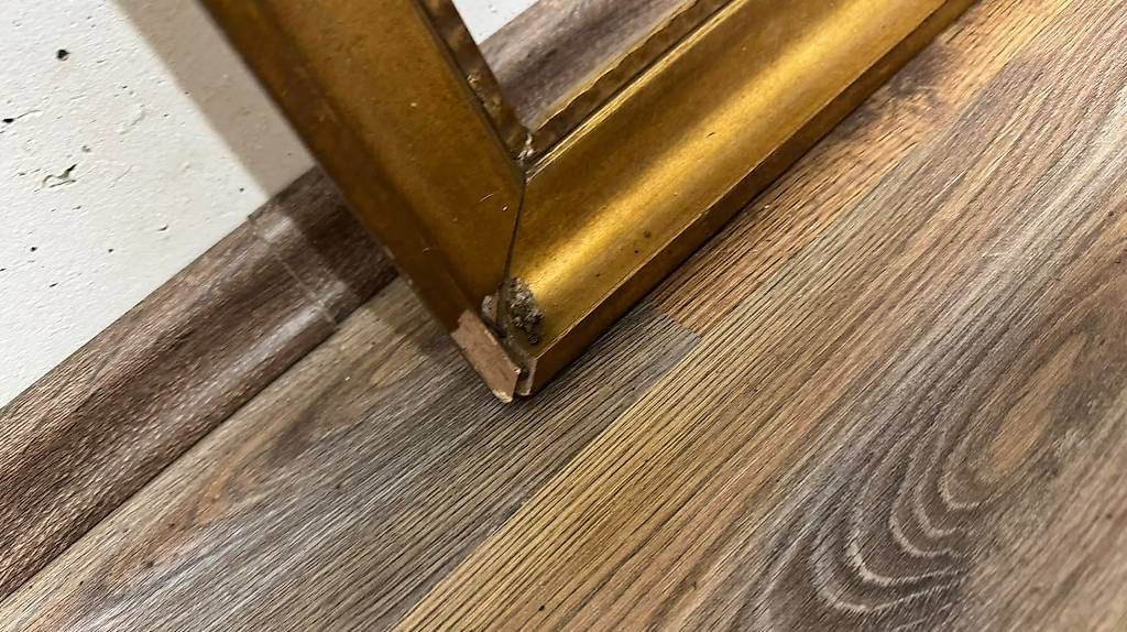 Cornici: Antiker Bilderrahmen Gold / Holzrahmen – Difettoso da Zürich venduto da nicolasmai 2
