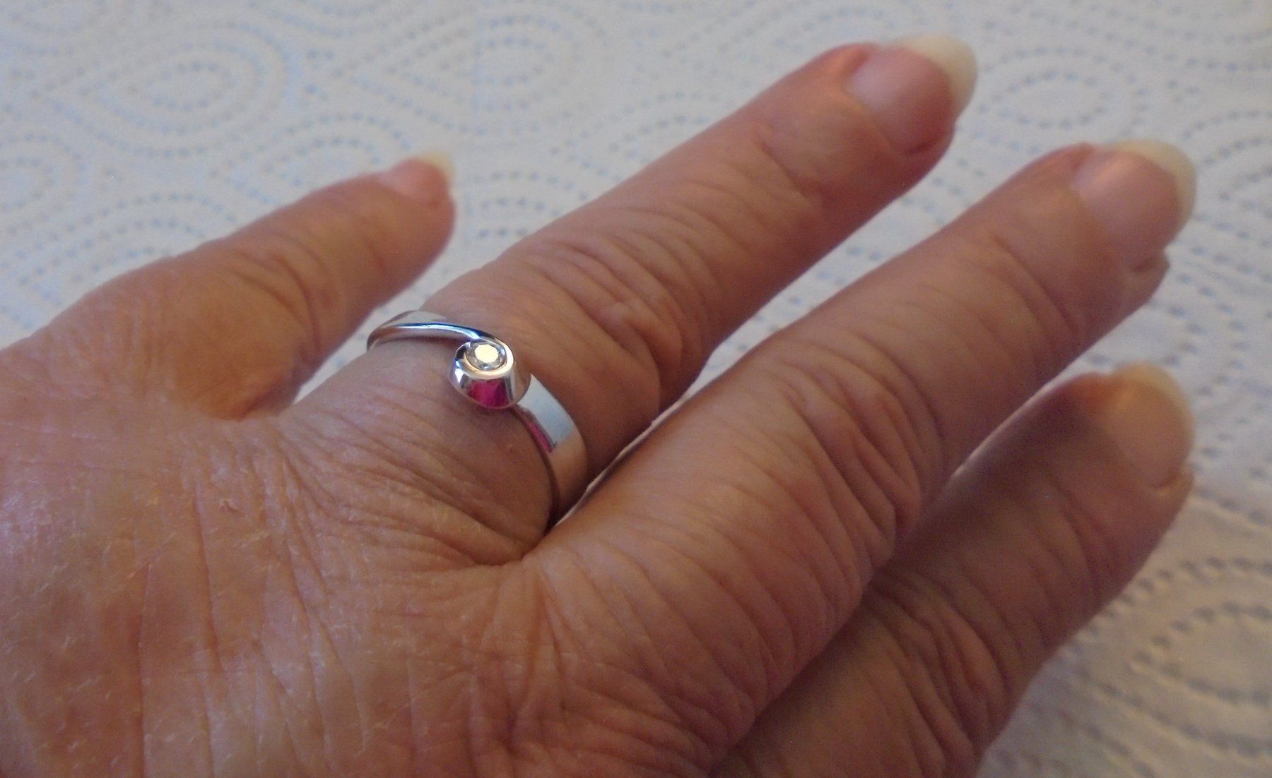 Ringe: Echtschmuck: Brillant-Silberring mit 1 Diamant 17/53 – Neu (gemäss Beschreibung) aus Zuchwil von maumauchi