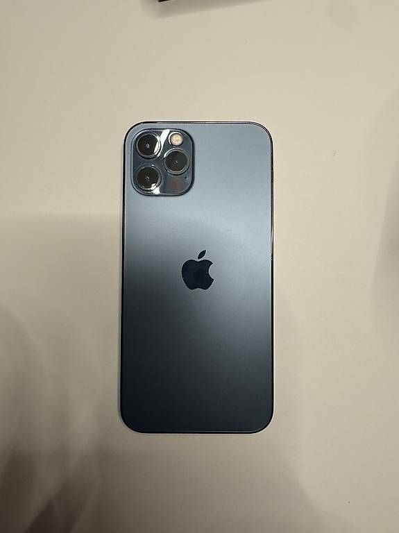 Telefoni cellulari / Smartphones: iPhone 12 pro – Usato da Rümlang venduto da des_qg77