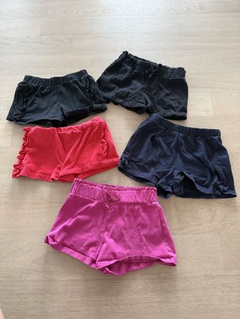 5 kurze Hosen für Mädchen, Gr. 98/104, Sommer, top Zustand.