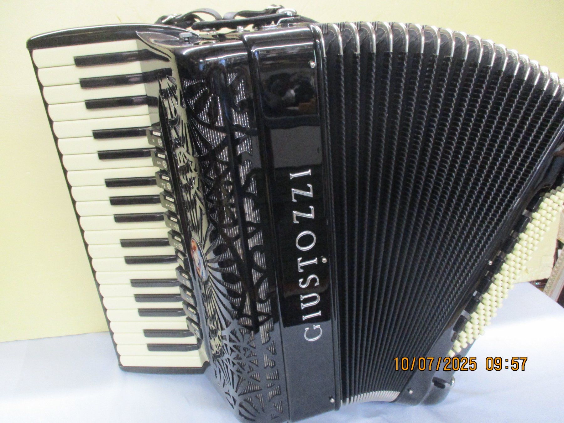 Strumenti musicali: Akkordeon Giustozzi Fabrikneu – Nuovo e nell'imballaggio originale da Jegenstorf venduto da Oktavio 3