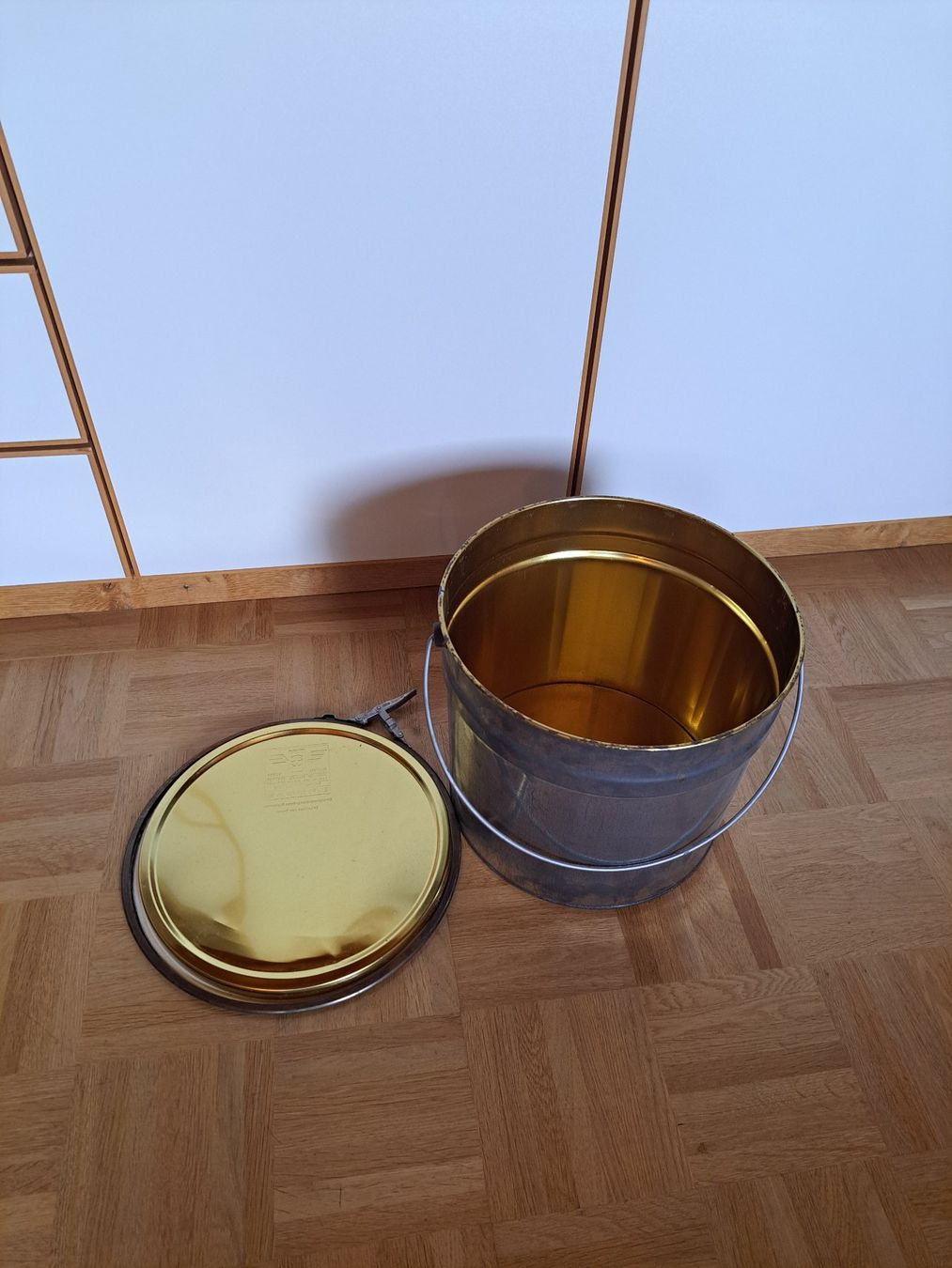 Altro per la casa: Blechkübel 18l mit Deckel – Usato da St. Margrethen SG venduto da Amica-8082 1