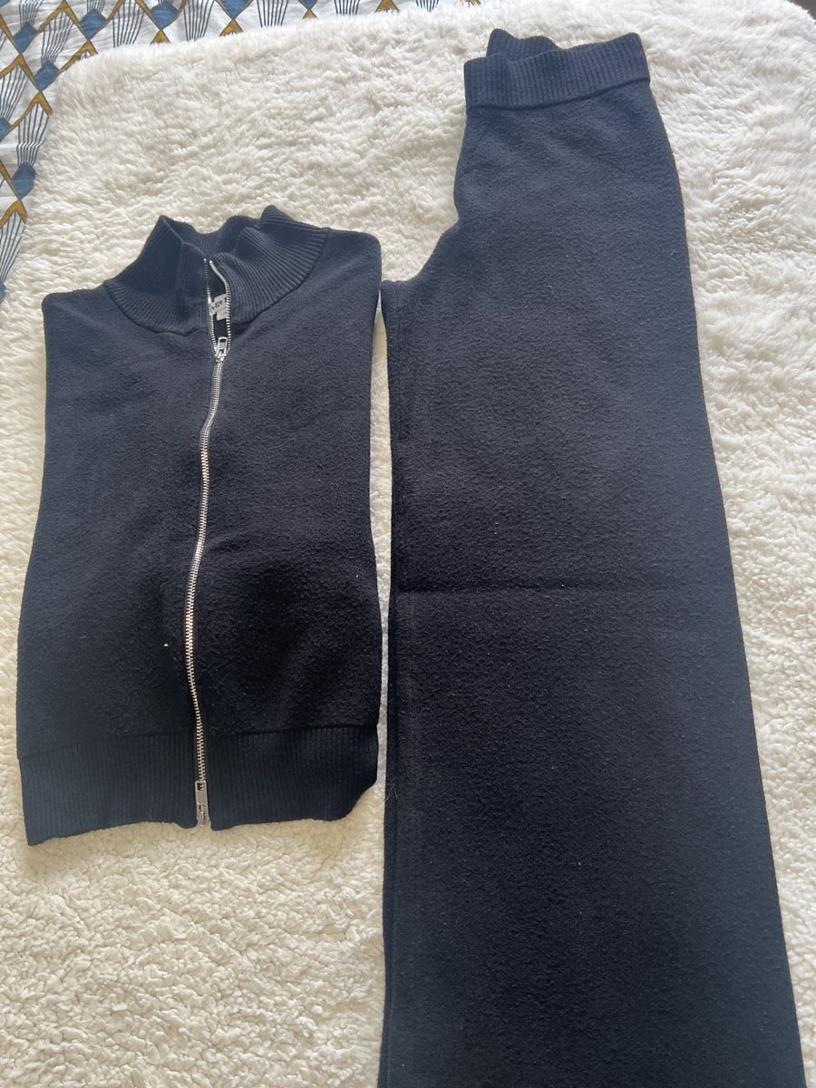 Kleiderpakete: Ensemble noir, taille pantalon XS veste L – Gebraucht aus Chenens von anasantos90