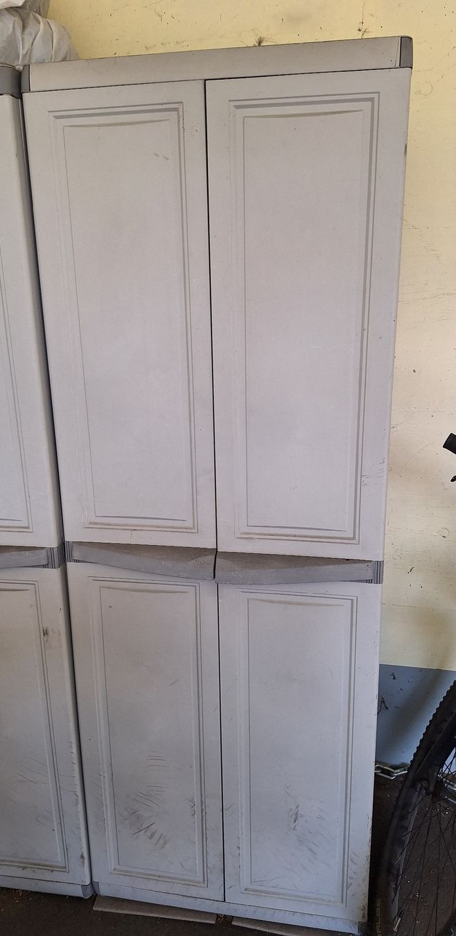 Armadi: Gebrauchter Plasrikschrank – Usato da Stettlen venduto da lostme