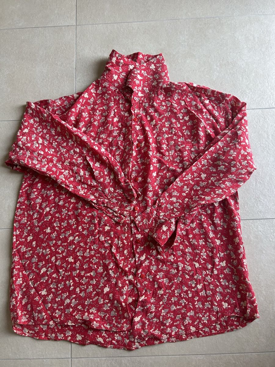 Camicette: Chemise à imprimé floral rouge – Usato da Founex venduto da etswang