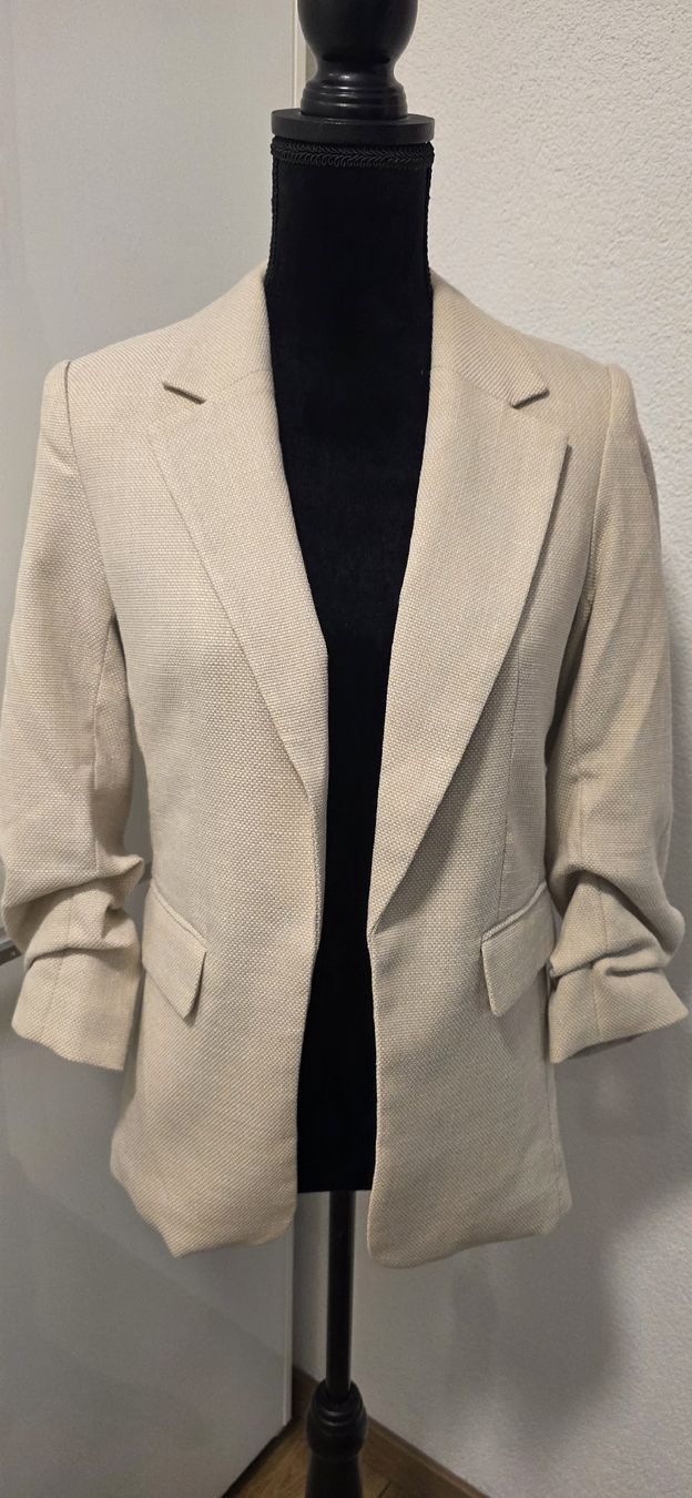 H&M Vestes: Blazer H&M Gr. 36 beige – D'occasion à Erlinsbach par Beatrice_Aargau