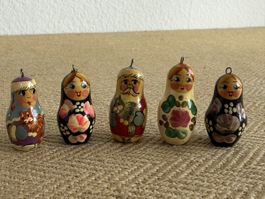 5x kleine handbemalte Matrjoschka Puppe mit Anhänger