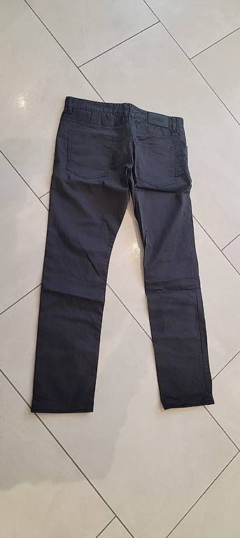 Pantalons: Hose Boss Grösse 32/30 – D'occasion à Remetschwil par Smitt 1