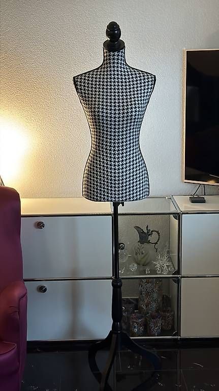 Equipement de magasin & Foires: Schneiderpuppe / Damen-Schneiderbüste – D'occasion à Wollerau par nikeyyty