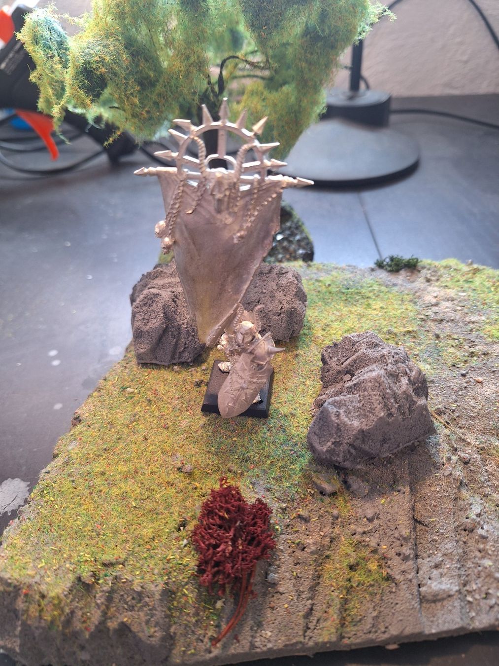 Statuette: Warhammer Chaos General auf Base! – Usato da Recherswil venduto da Toby.sk55