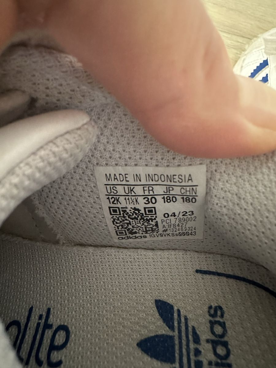 Adidas Chaussures hommes: Adidas Superstar pointure 30 – D'occasion à Wohlenschwil par Raptor2310 2
