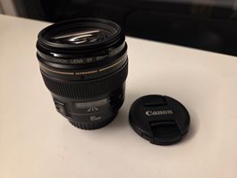 Canon EF 85mm f/1.8 USM lens