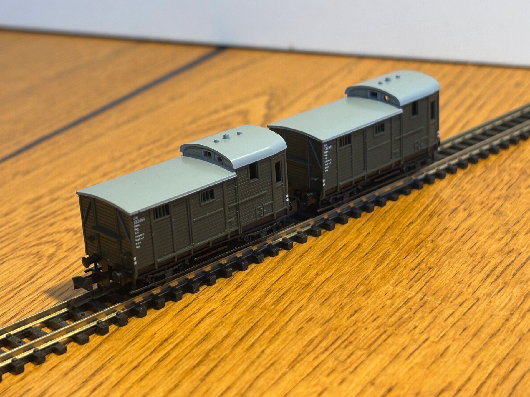Modellini di ferrovie: e1664: 2 Stk. Güterwagen (Spur N) – Usato da Birsfelden venduto da Birs_25 2