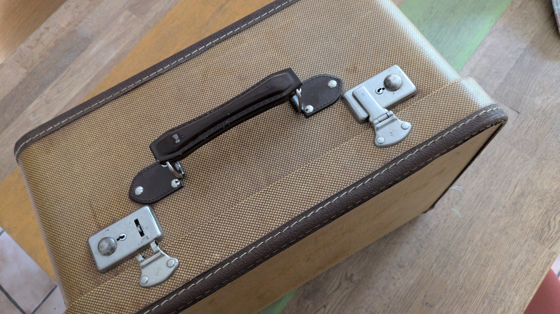 Bernina Macchine da cucire: Machine à coudre Bernina vintage – Usato da Orsieres venduto da IndianaJones50a 6