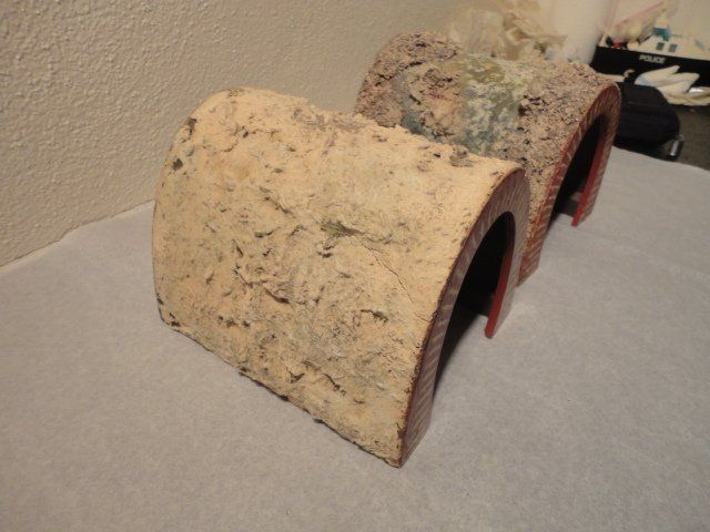 Kibri Modelleisenbahnen: Kibri 2 Tunnel aus Holz – Gebraucht aus Wittenwil von trixmartin 1