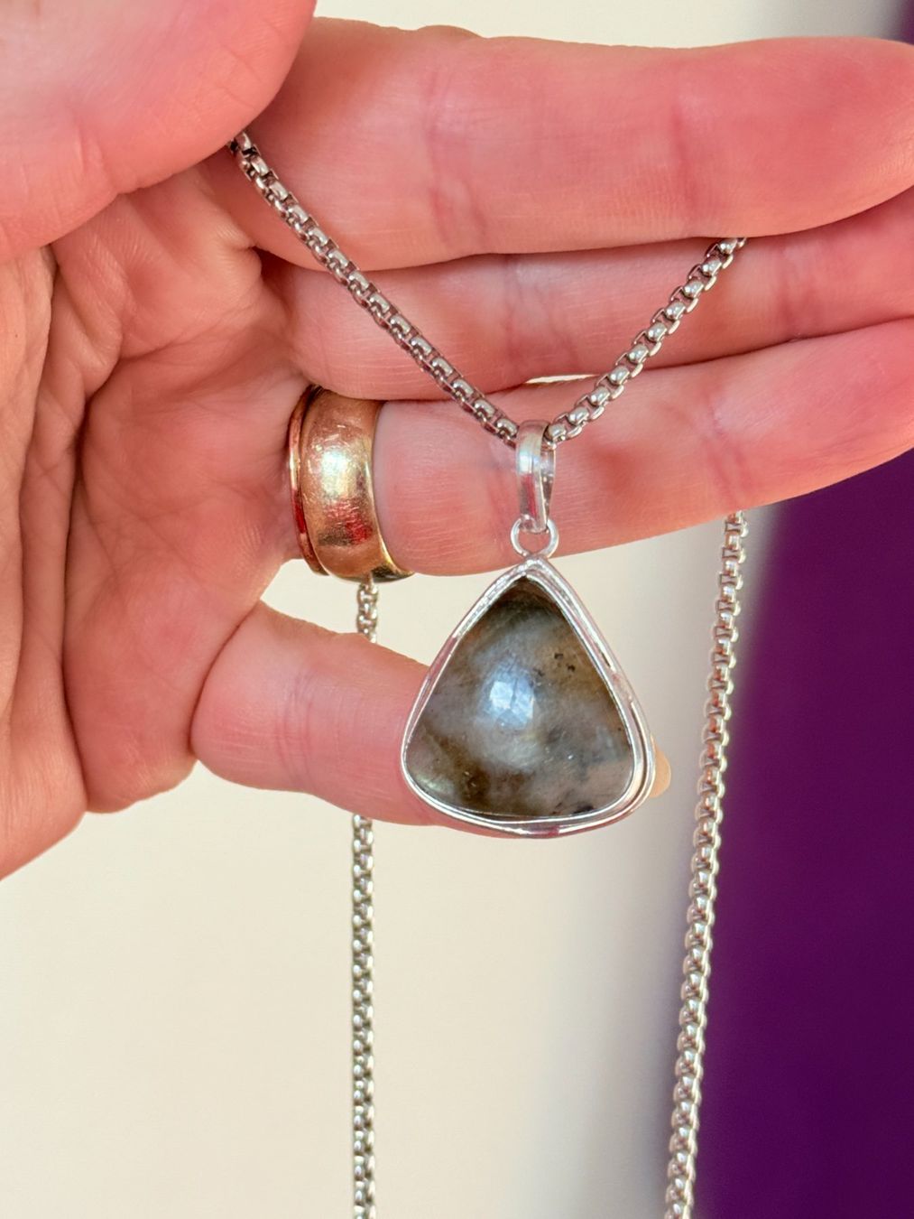 Catenine: Collier avec pendentif en labradorite naturelle – Nuovo e nell'imballaggio originale da Genève venduto da AGBERG 2